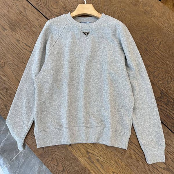 数量限定！プラダ よりオーバーサイズ 長袖 偽物 スウェット シャツ puo55927